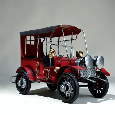 Ford Model 'T' Vintage Car (Red)